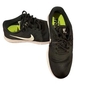 Nike Free Run Tennis Shoes